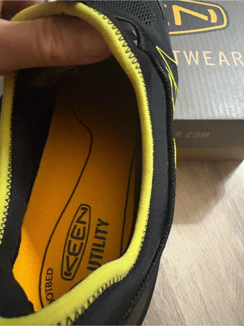 KEEN Men's Black steel toe wide - Picture 5 of 8